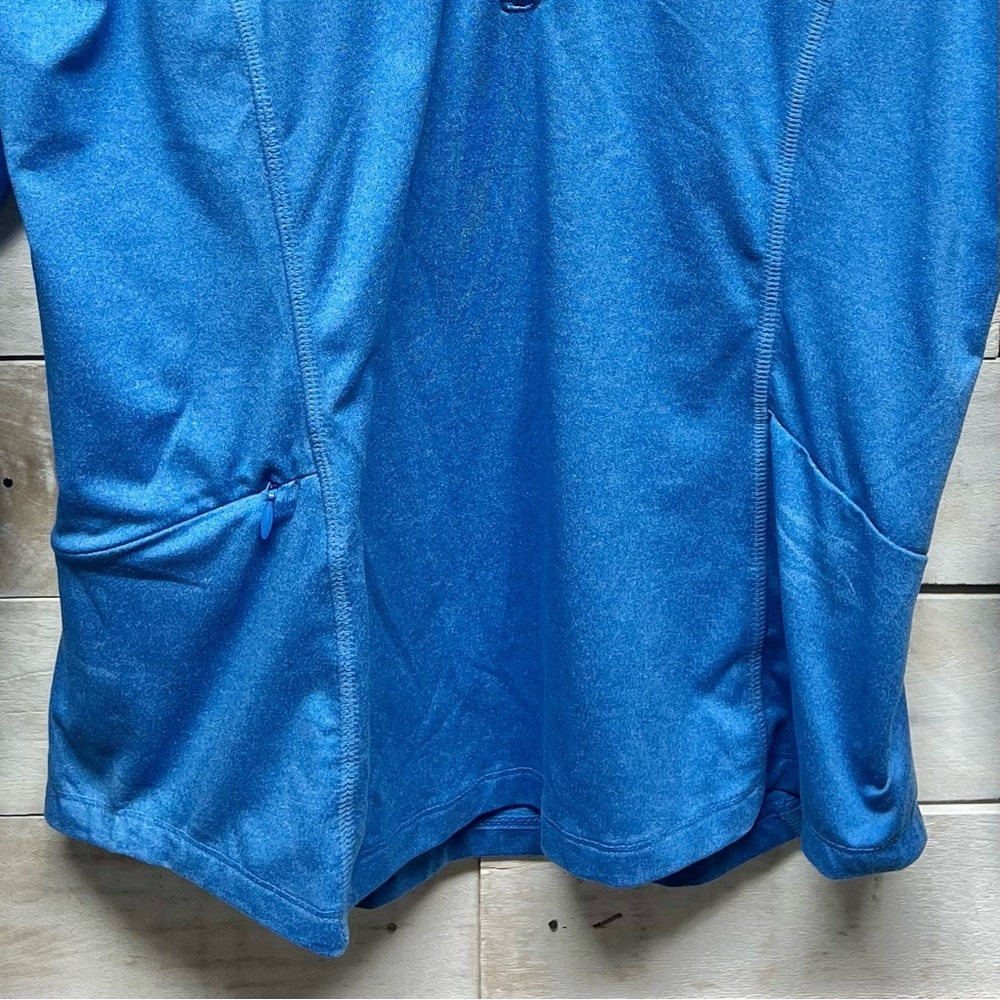 Title Nine Top Womens Medium Blue 1/4 Zip Sunbuster 2.0 Long Sleeve Hiking - Picture 3 of 11